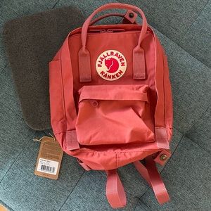 Fjällräven Kånken Mini Backpack in “Dahlia”